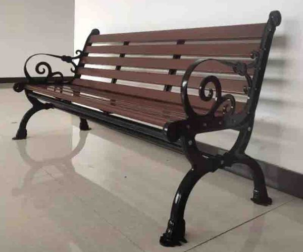 Lựa chọn ghế kích thước phù hợp với không gian ban công