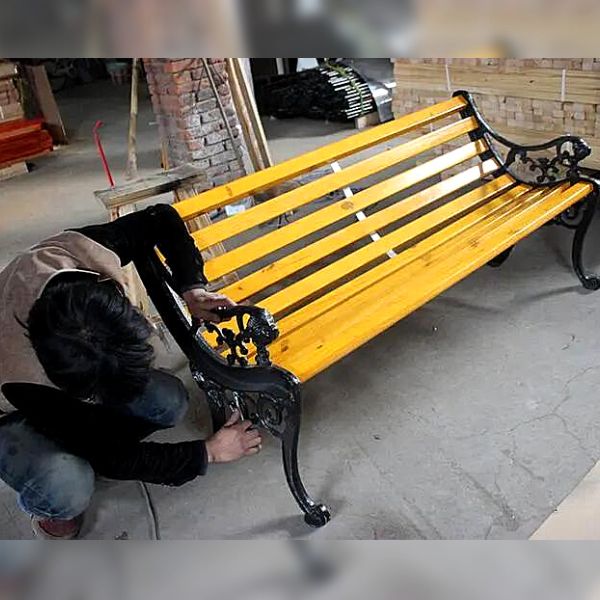 Vận chuyển và lắp đặt tận nơi ghế gang công viên 1,8m cho khách ở Hải Phòng