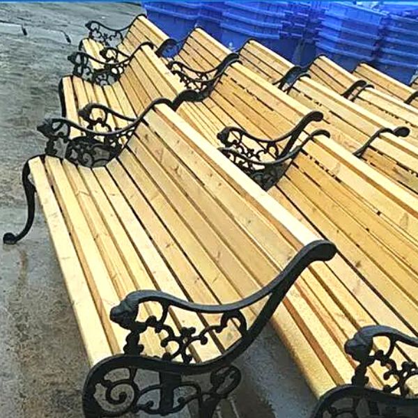 Bàn giao ghế ngoài trời bằng gang 2.1m cho đối tác ở Đà Nẵng