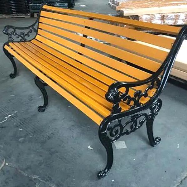 Kiểm tra chất lượng ghế kỹ càng trước khi giao đến tay khách hàng