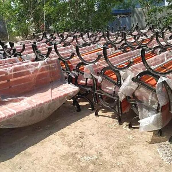 Sản xuất ghế công viên