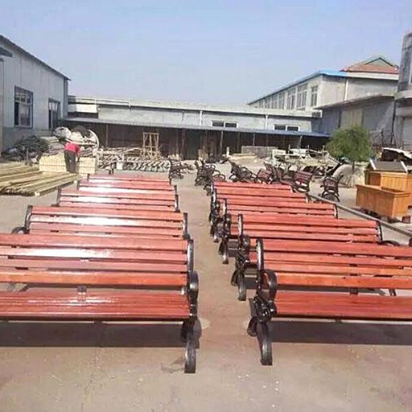 Sản xuất ghế công viên