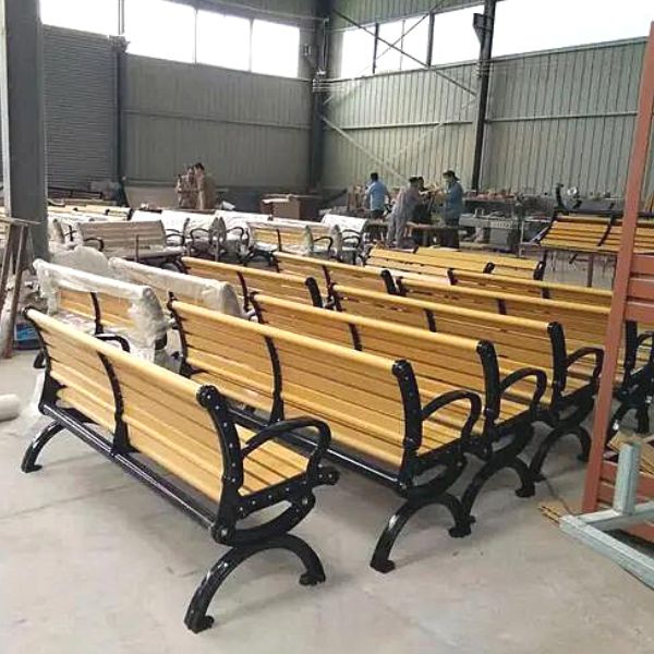 Sản xuất ghế công viên