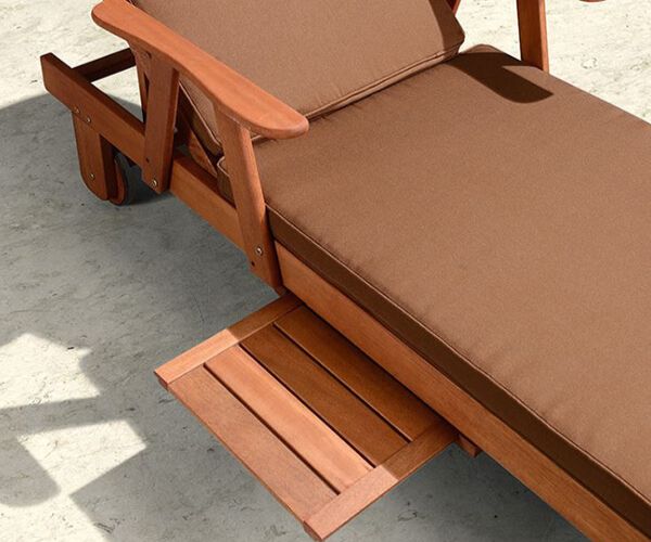 Ghế hồ bơi bằng gỗ