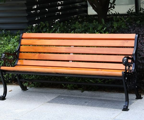 Ghế ngoài trời gang đúc đang luôn là xu hướng được lựa chọn hiện nay