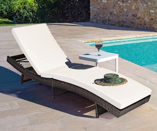 Ghế hồ bơi giả mây thịnh hành hiện nay