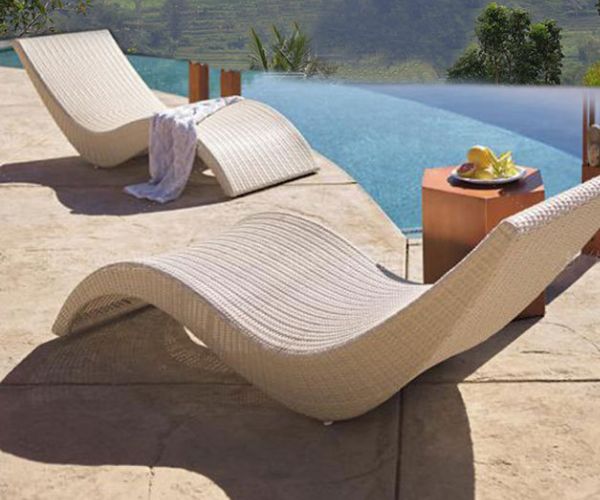 Mẫu ghế hồ bơi mây nhựa đa dạng kiểu dáng và màu sắc