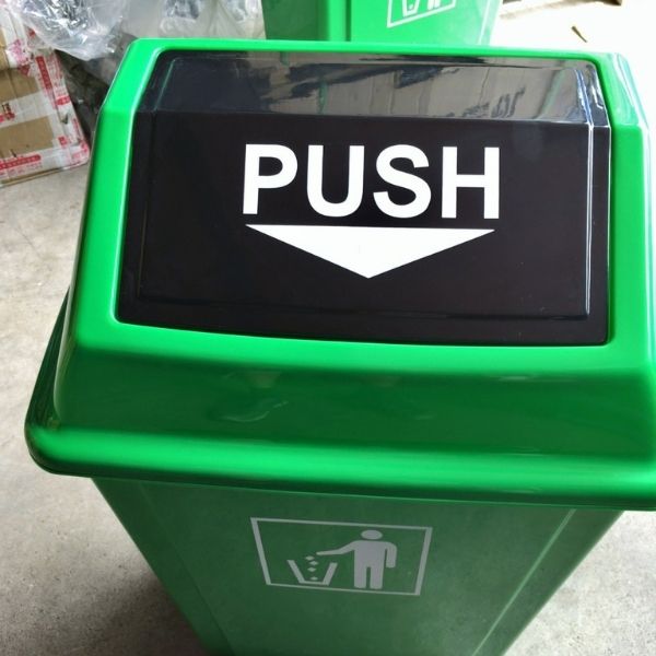 Cận cảnh thùng rác 20l nắp đẩy tại tổng kho Hà Nội