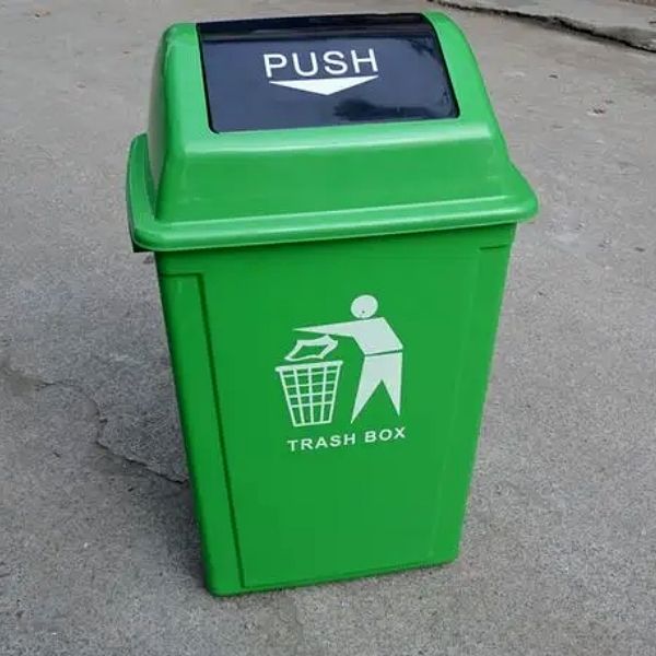 Bàn giao tận tay thùng rác nhựa Push nắp đẩy cho đối tác ở Đà Nẵng