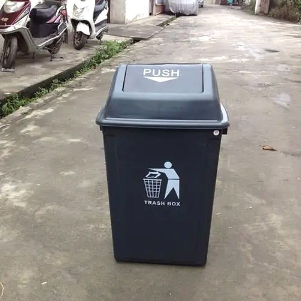 Gửi mẫu thùng rác 40l nắp bật cho đối tác ở Bình Định