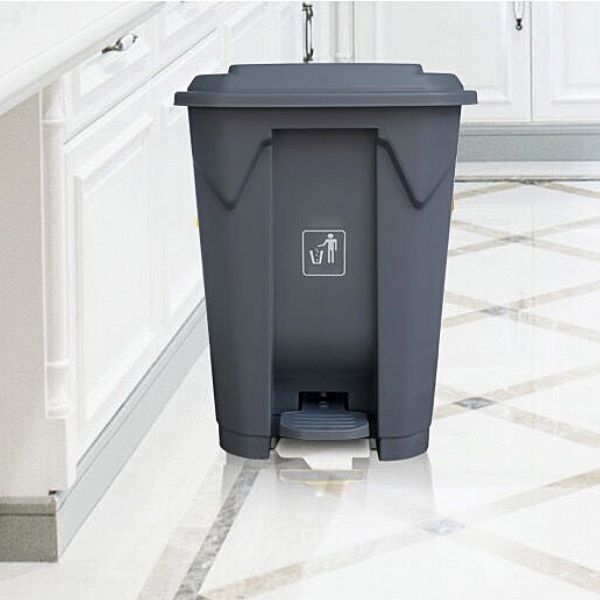 Thùng rác đạp chân 45 lít được khách hàng ở Hà Nam sử dụng trong khu vực bếp của gia đình