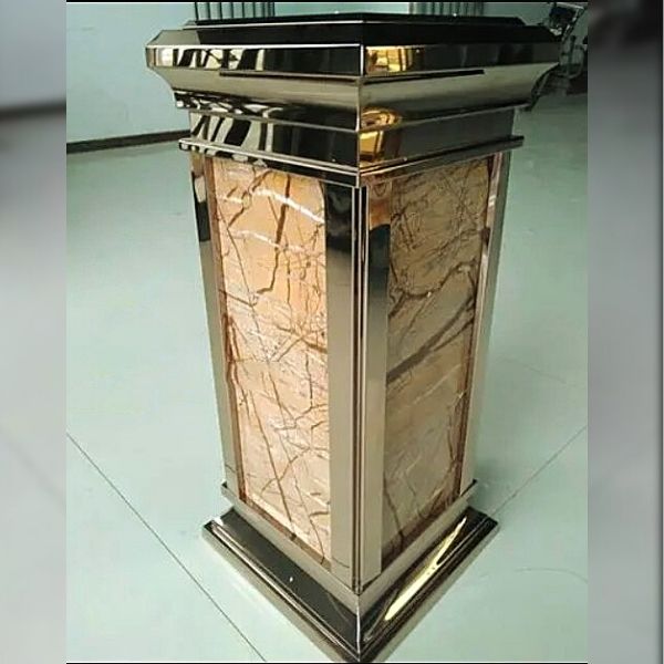 Thùng rác đá đỏ cửa xả rác phía trên