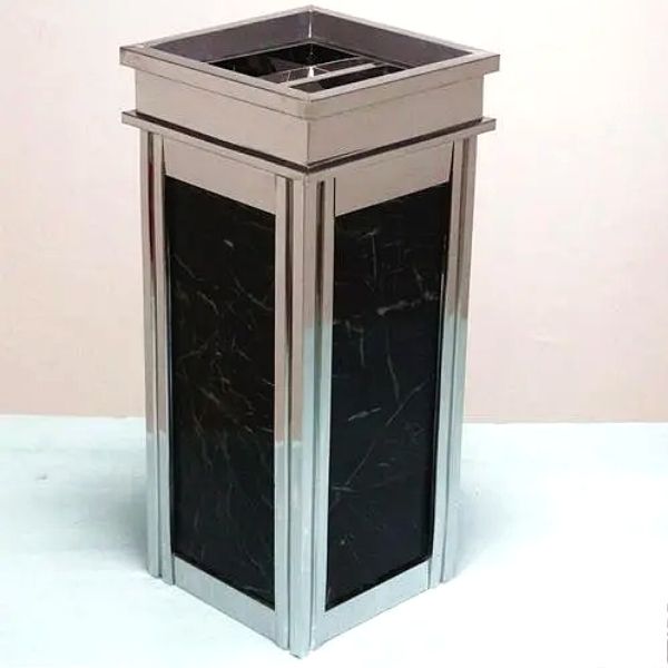 Thùng rác đá hoa cương đen viền inox trắng