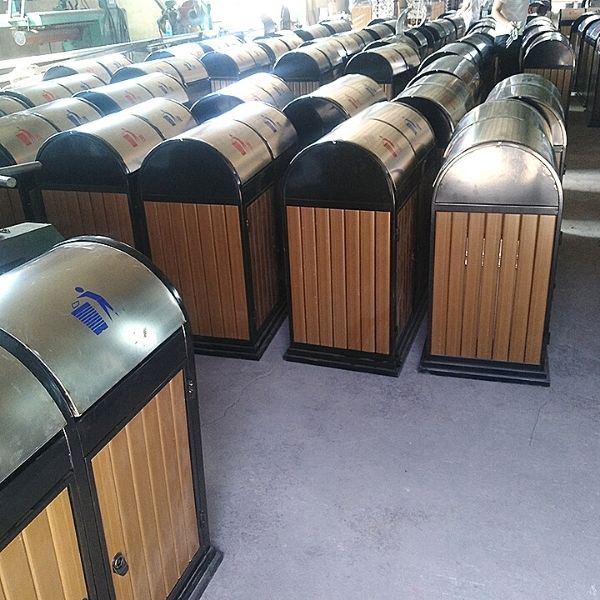 Thùng rác gỗ ngoài trời hai ngăn