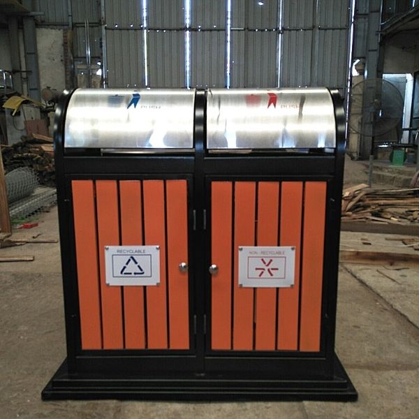 Thùng rác gỗ ngoài trời hai ngăn