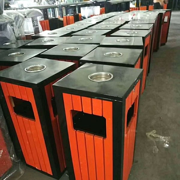 Thùng rác gỗ ngoài trời hình vuông