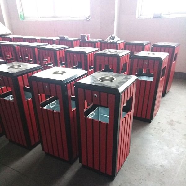 Thùng rác gỗ ngoài trời hình vuông