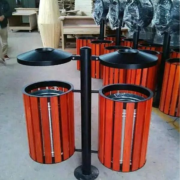 Thùng rác gỗ ngoài trời treo đôi