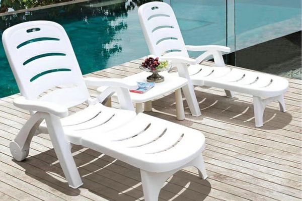 Ghế hồ bơi nhựa