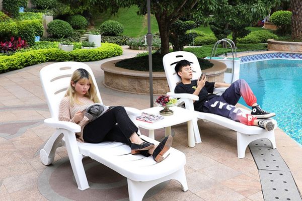 Ghế hồ bơi nhựa