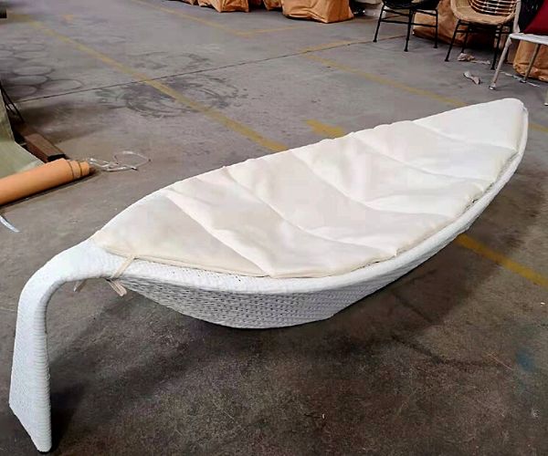 Kiểm tra chất liệu ghế trước khi mua