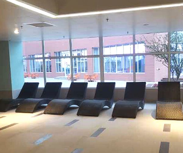 Tìm kiếm địa chỉ mua ghế hồ bơi chất lượng, uy tín