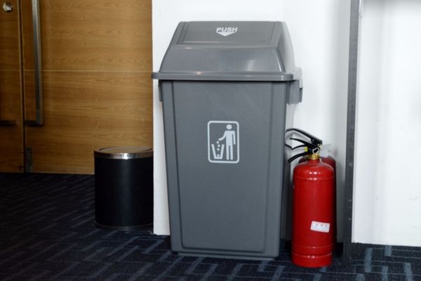 Hình ảnh thực tế thùng rác nhựa đang được ưa chuộng hiện nay