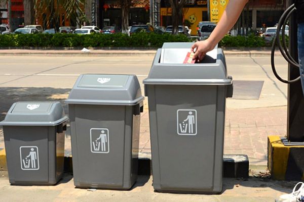 Vứt rác đúng nơi quy định góp phần giảm ô nhiễm, giúp xử lý rác thải nhanh và tiết kiệm thời gian