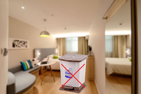 Tránh đặt thùng rác giữa lối ra vào