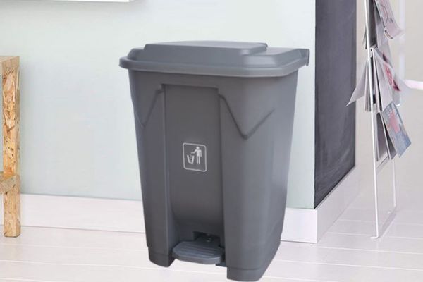 Mẫu thùng rác đạp chân thường được nhiều khách sạn ưa chuộng
