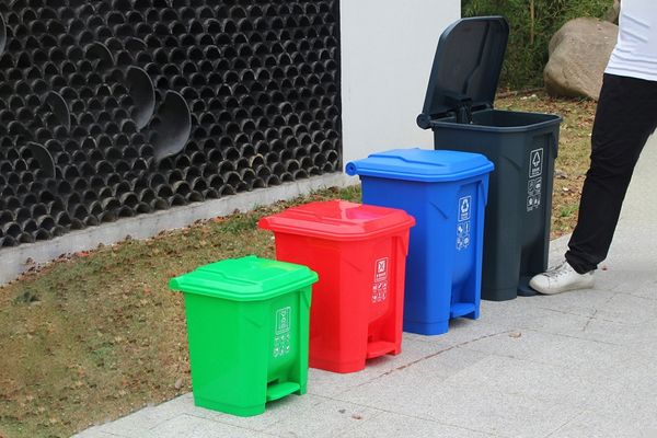 Thùng rác gia đình đạp chân đa dạng kích thước và dung tích