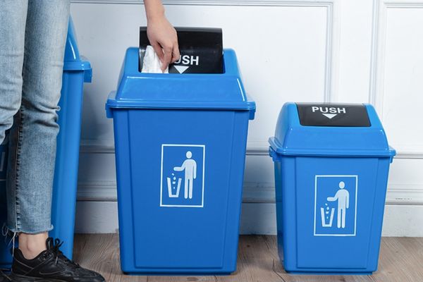 Mẫu thùng rác nắp lật đang được ưa chuộng hiện nay