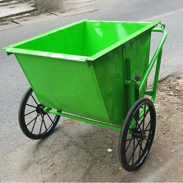 Sử dụng xe gom rác tiện ích cho nhân công dọn vệ sinh không tôn nhiều sức lực khi thu gom rác