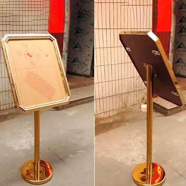 Bảng chào đón khách