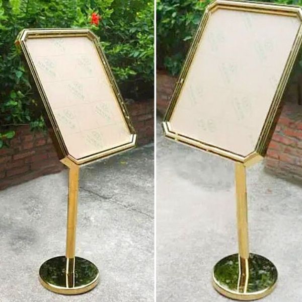 Bảng chào đón khách