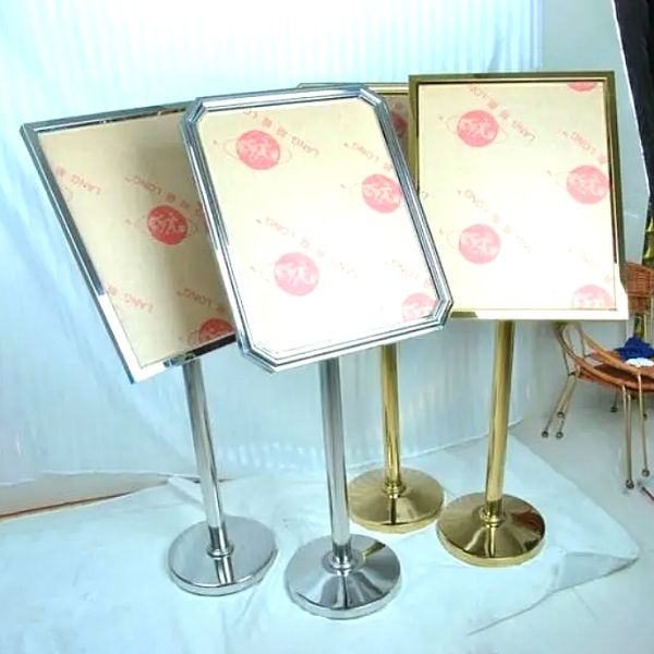 Bảng chào đón khách