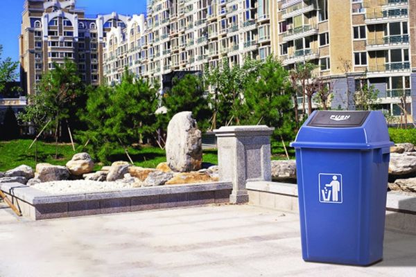 Thùng rác nắp bập bênh sử dụng tiện ích cho nhiều không gian