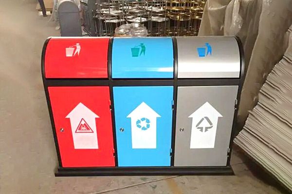 Thùng rác 3 ngăn thép phun sơn phân loại rác ngoài trời