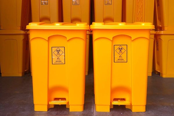 Thùng rác đạp chân tiện dụng cho mọi không gian