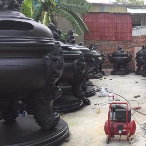 Lư hóa vàng bằng xi măng