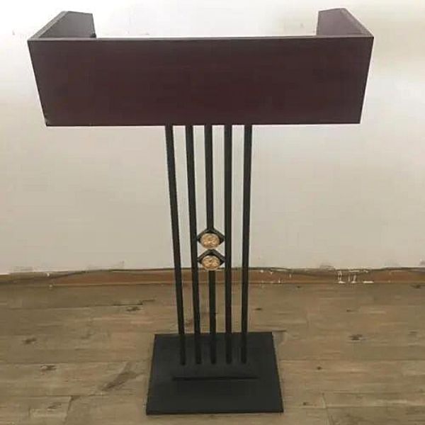 Hình ảnh thực tế bục phát biểu khi giao được khách hàng ở Bình Dương phản hồi lại