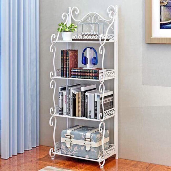 Trang bị nhiều đầu sách trên giá kệ để khách chọn đọc