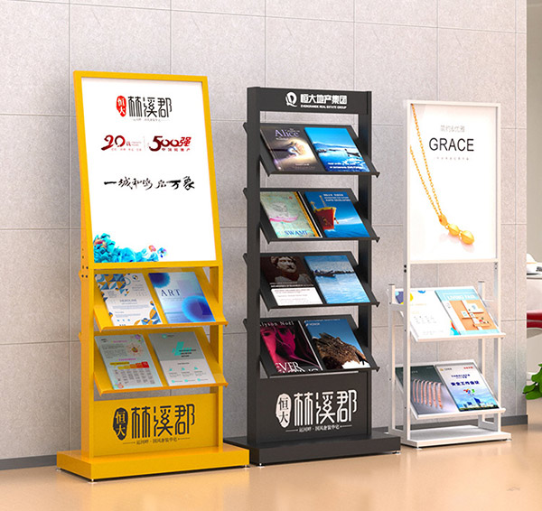 Đặt giá đựng tạp chí sát tường để tránh va chạm