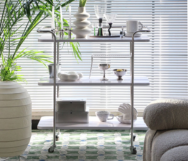 Xe đẩy phục vụ rượu nhiều tầng để được nhiều đồ