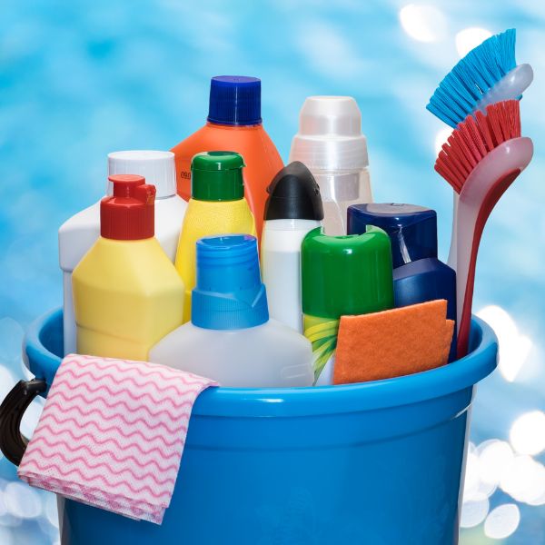 Lựa chọn hóa chất tẩy rửa kính phù hợp