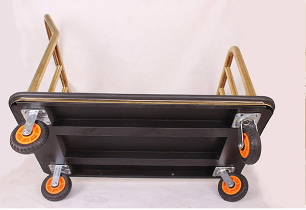 Xe chở hành lý đã sử dụng thường bị lỗi, phải sửa chữa