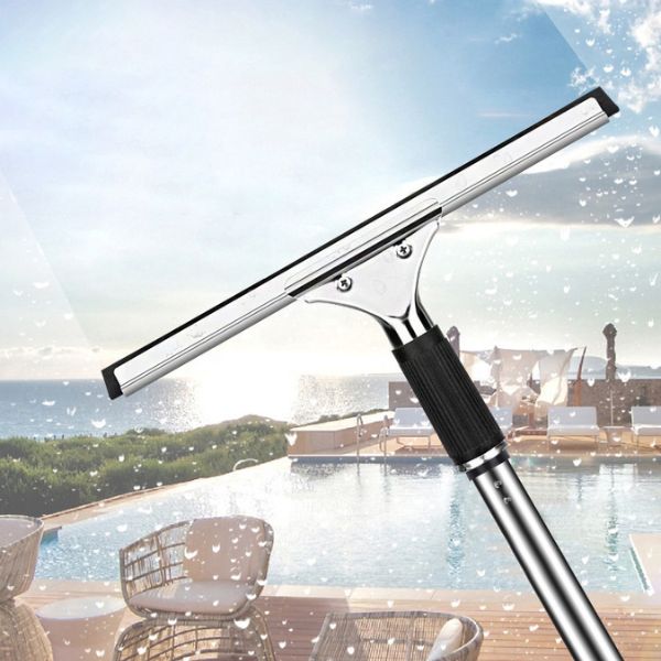 Vệ sinh chuyên nghiệp giúp bề mặt kính luôn sạch, đẹp