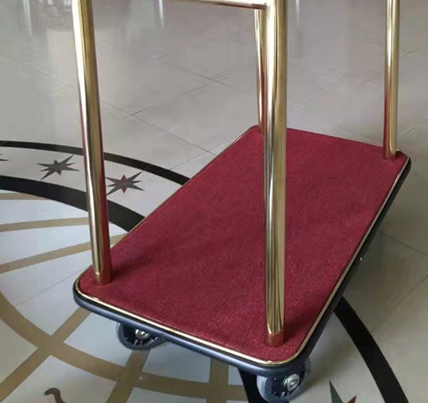 Hàng nhái thường có màu sắc không mịn, sắc sảo, phụ kiện đi kèm thay bị thiếu