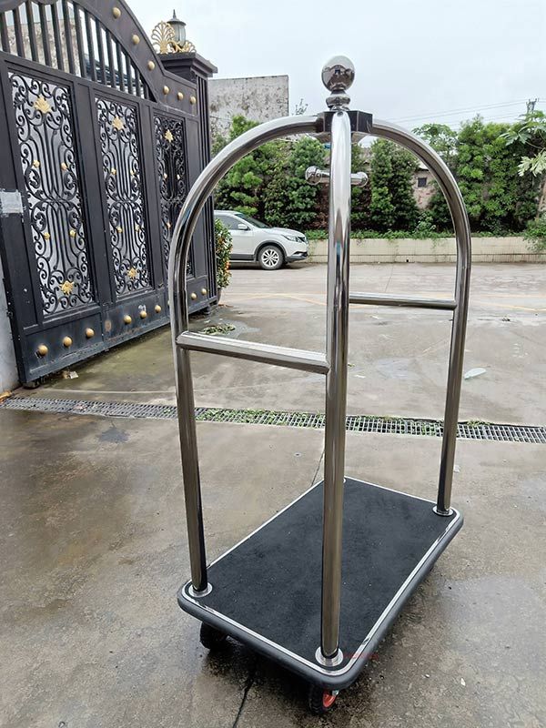 Xe chở hành lý nhái nhanh bị hỏng hóc