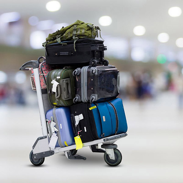 Đến sân bay nên sử dụng xe chuyên dụng chở hành lý